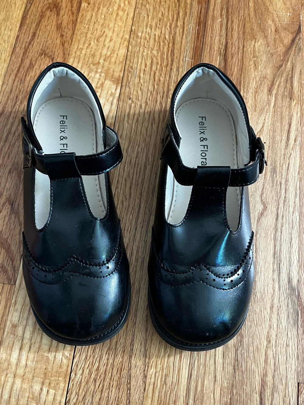 Felix and Flora classic Mary Jane buckle shoes. Black size 1